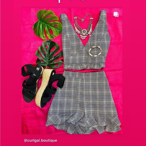 Set - Picture 2 of 2